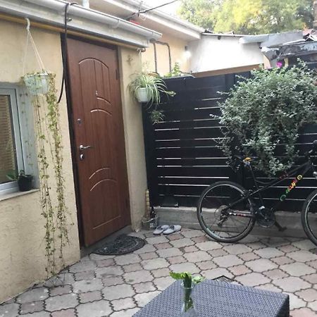 Appartamento Дворик На Жуковского Odessa Esterno foto