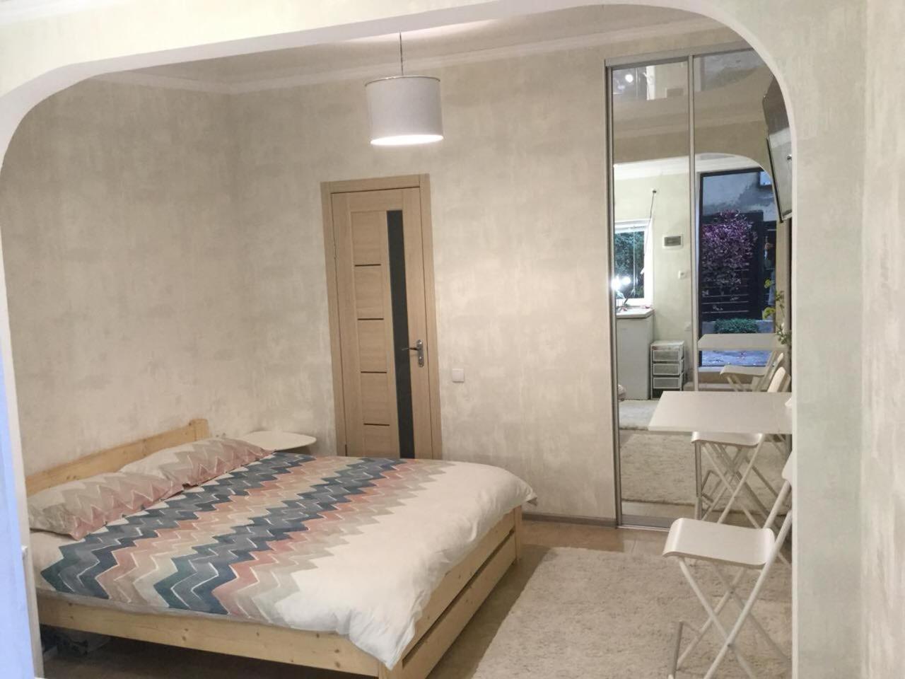 Appartamento Дворик На Жуковского Odessa Esterno foto
